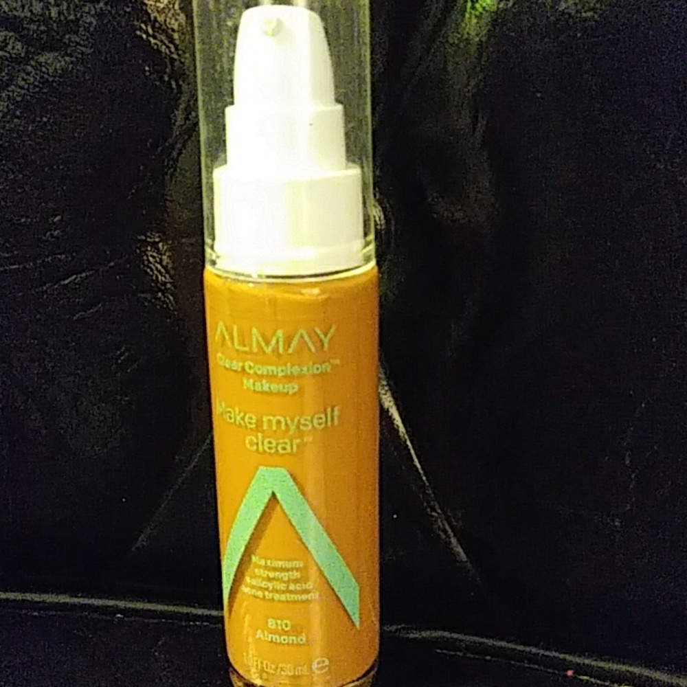 Makeup - Picture 2 of 3